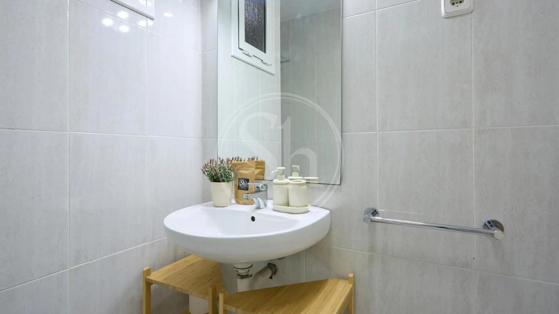 ברצלונה Luminescent Valencia Apartment 0*,